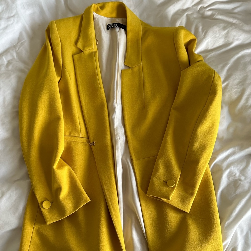 Zara yellow long sleeve blazer
